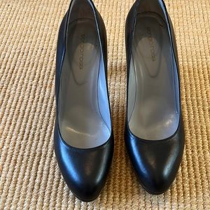 COPY - Black Leather Pumps